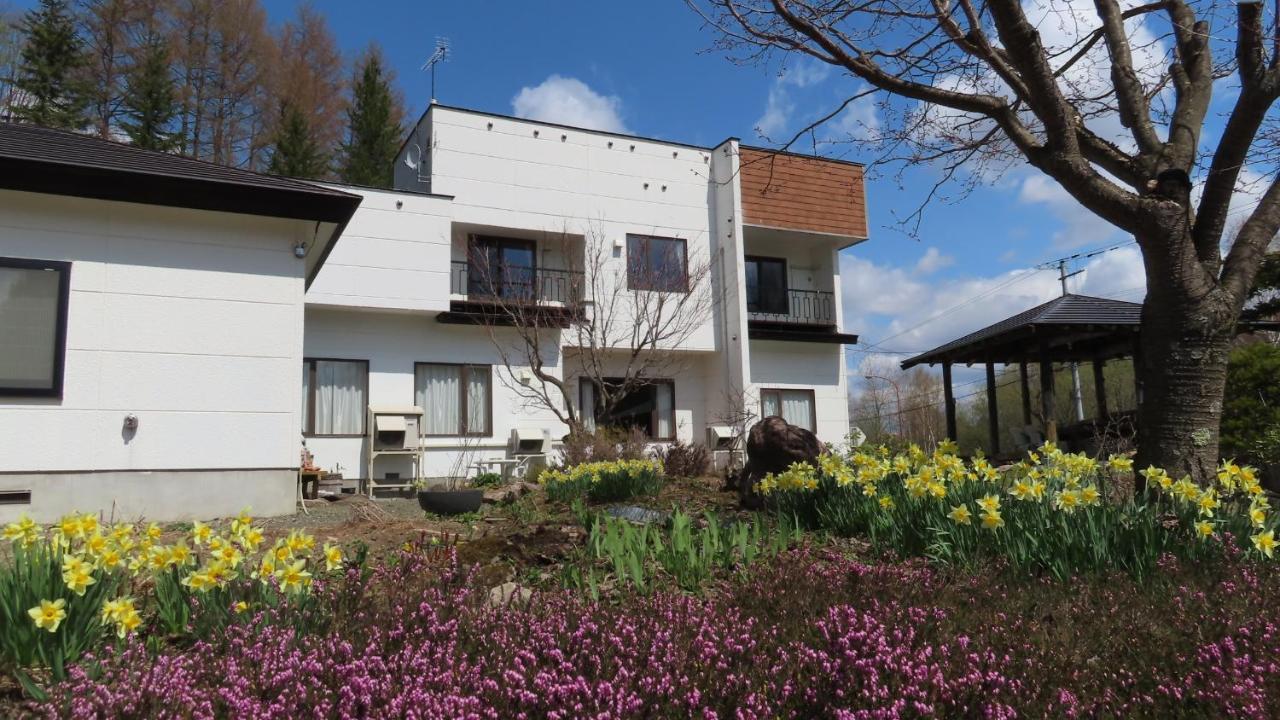 Coro Coro Guest House Biei Exterior photo